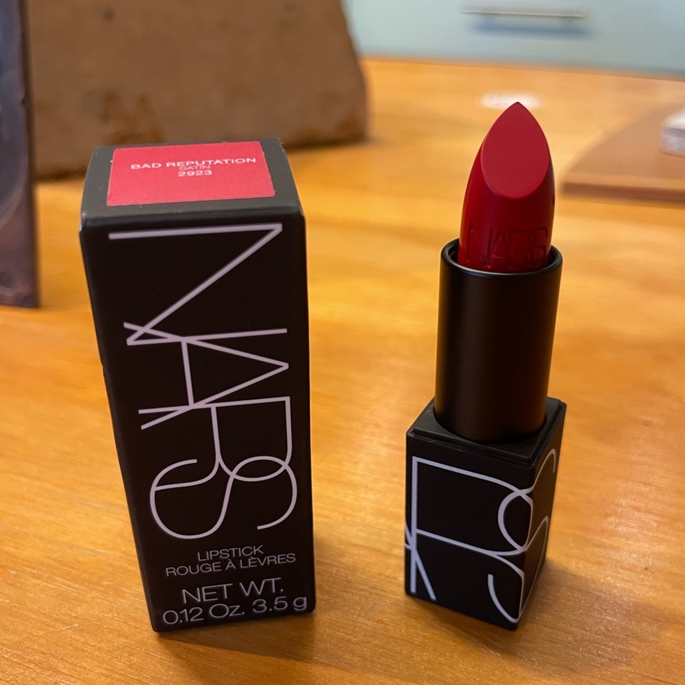 NARS ICONIC LIPSTICK- BAD REPUTATION 2923 — Discontinued **NEW in box** Red